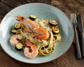 Паста с цукини и лангустиновыми креветками в CulinaryOn