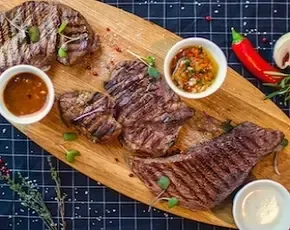 Стейки Ростбиф, Три Тип, Скерт с 3 соусами в CulinaryOn