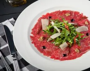 Карпаччо из говядины с рукколой в CulinaryOn