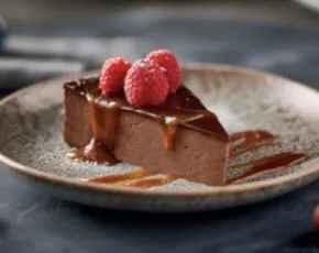 Шоколадный Сан-Себастьян с соленой карамелью в CulinaryOn
