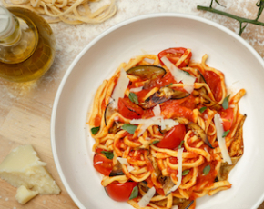 Паста алла Норма с баклажанами и сыром Пекорино в CulinaryOn