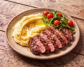 Андалузский стейк из мяса молодого бычка в CulinaryOn