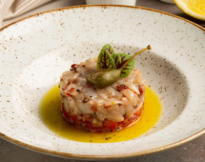 Тартар из сибаса с соусом Цитронет в CulinaryOn