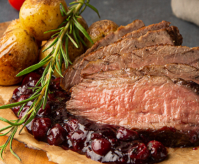 Итальянское утро: cформатино ди рикотта, черные лингвини с лангустинами и ягодный тарт 