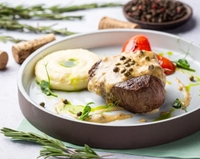 Филе миньон в соусе из зеленого перца в CulinaryOn