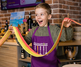 Шеф кидс: готовим цветную пасту, наггетсы из индейки и клубничный чизкейк | 6+