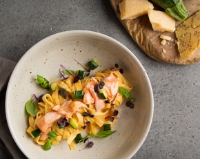 Тальятелле De Cecco  с лососем и цуккини в CulinaryOn