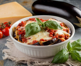 Итальянские приключения: ризотто с морепродуктами, баклажаны алла Пирамиджано и тирамису | 16+