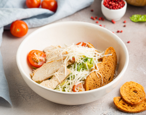 Цезарь с индейкой ( детское меню ) в CulinaryOn