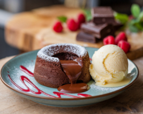 Шоколадный тортино с мороженым в CulinaryOn