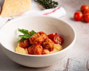 Митболы с соусом Неаполитано в CulinaryOn