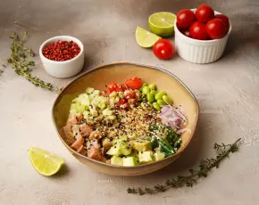 Нисуаз боул с яйцом пашот, тунцом и зеленым горошком в CulinaryOn