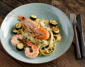 Паста с цукини и лангустиновыми креветками в CulinaryOn
