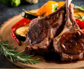 Мясное трио: татаки, щёчки, каре и панна котта 