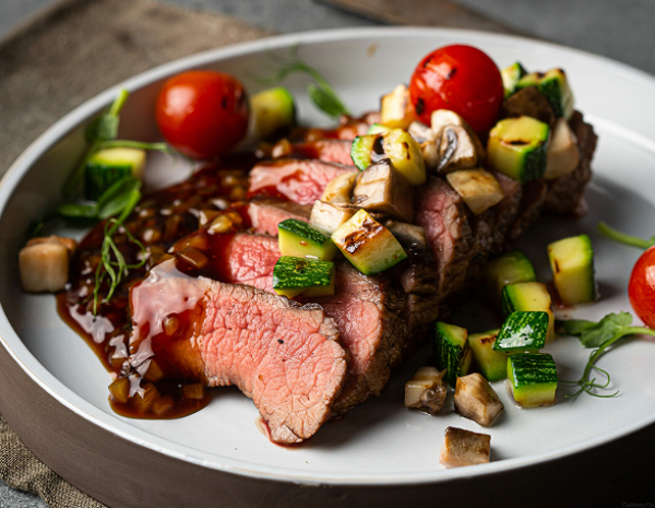 Стейк Три Тип с соусом Джек Дэниэлс в CulinaryOn