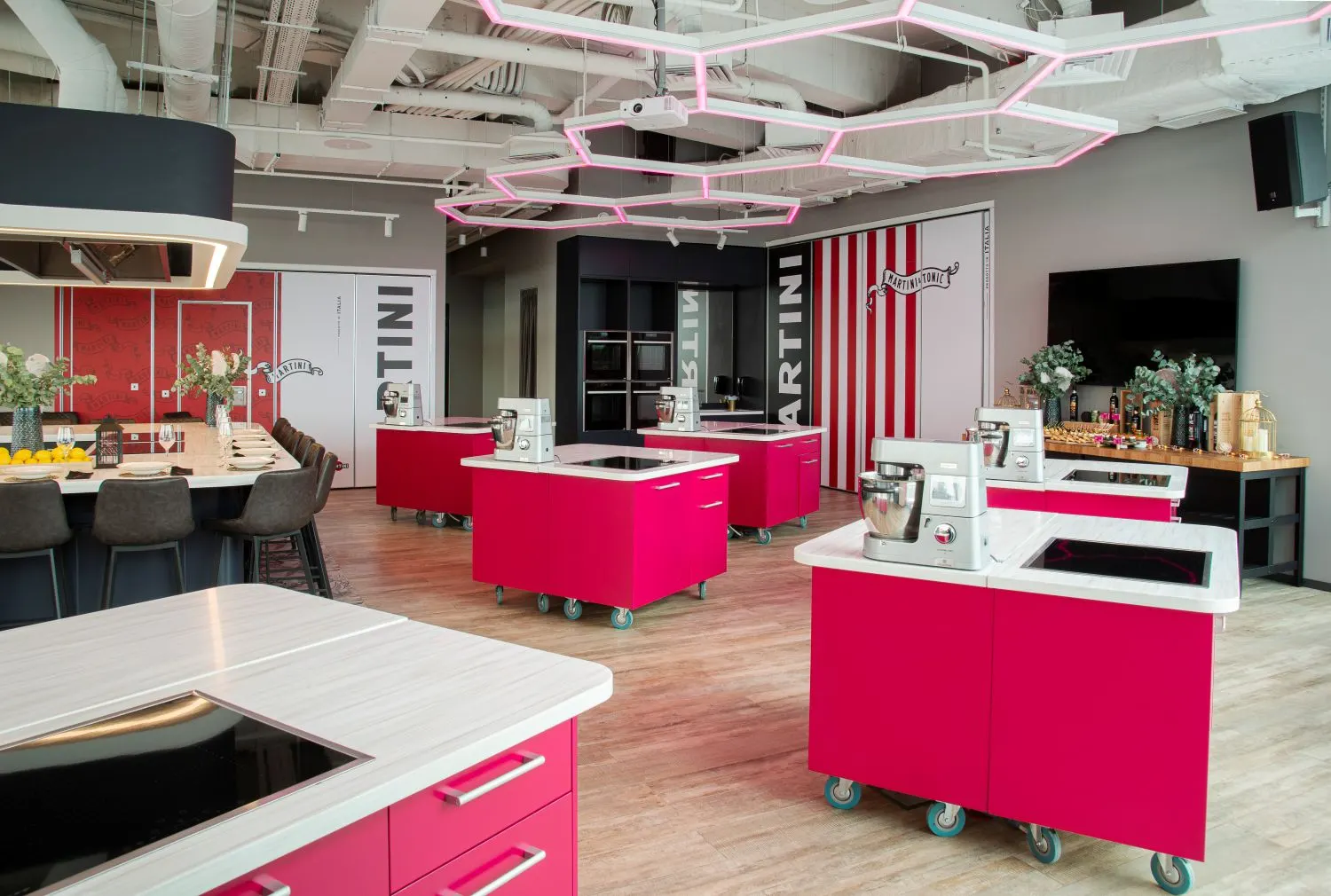 студия<br> на Молодежной