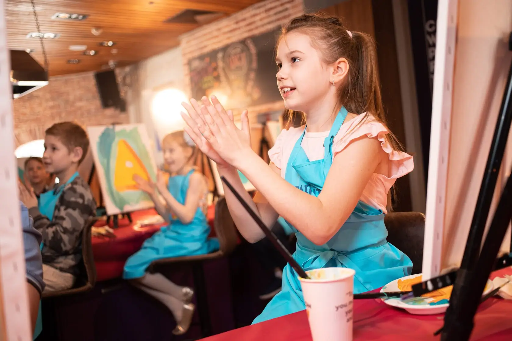 Как проходит праздник в студии