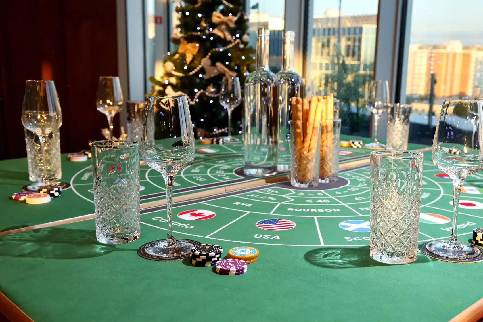 Винное казино (18+) — сервировка игрового стола перед началом