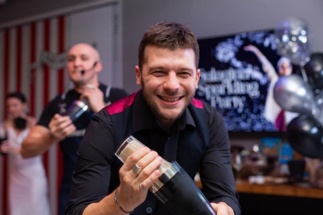 Корпоратив к 23 февраля в CulinaryOn — коктейльный мастер-класс с барменом