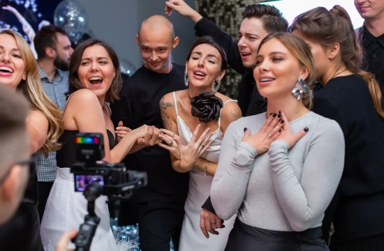 Вечеринка в CulinaryOn — гости поют и танцуют во время мастер-класса